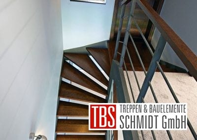 Das Treppengelaender der Blechwangentreppe Kiel der Firma TBS Schmidt GmbH