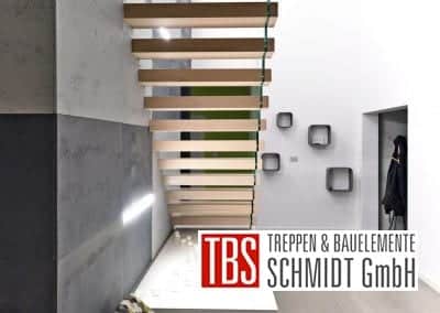 Die Rueckansicht der Kragarmtreppe Kaiserslautern der Firma TBS Schmidt GmbH