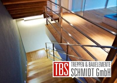 Das Edelstahlgelaender der Faltwerktreppe Freiburg der Firma TBS Schmidt GmbH