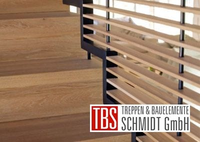 Das Lamellengelaender der Faltwerktreppe Nuernberg der Firma TBS Schmidt GmbH