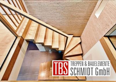 Die halbgewendelte Faltwerktreppe Stuttgart der Firma TBS Schmidt GmbH