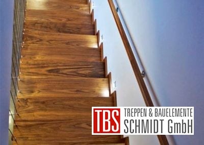 Die Treppenstufen der Faltwerktreppe Vaihingen der Firma TBS Schmidt GmbH