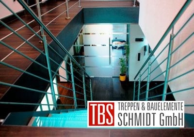 Das Edelstahlgelaender der Glastreppe Nuernberg der Firma TBS Schmidt GmbH