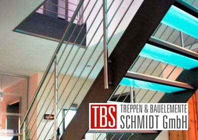 Rueckansicht auf die Glastreppe Nuernberg der Firma TBS Schmidt GmbH