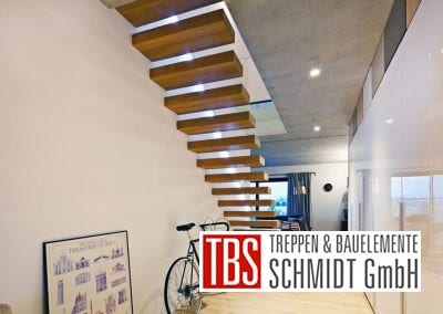 Die Rueckansicht der Kragarmtreppe Karlsruhe der Firma TBS Schmidt GmbH
