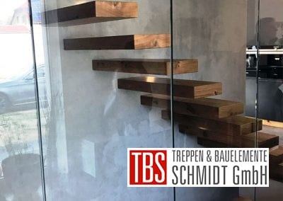 Die Glaswand der Kragarmtreppe Gersheim der Firma TBS Schmidt GmbH
