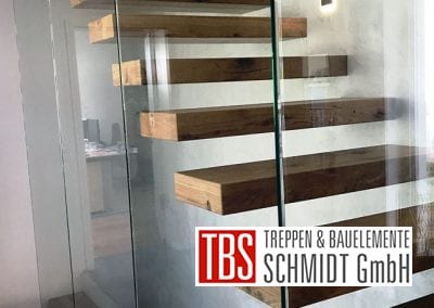 Die Glaswand der Kragarmtreppe Gersheim der Firma TBS Schmidt GmbH