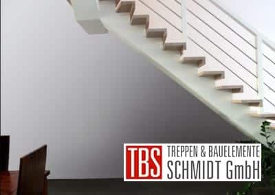 Treppengelaender der Mittelholmtreppe Erfurt der Firma TBS Schmidt GmbH
