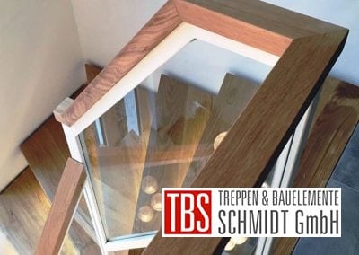 Holzhandlauf der Mittelholmtreppe Geisenheim der Firma TBS Schmidt GmbH