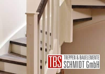 Gelaenderpfosten der Color-Wangentreppe Bad Homburg der Firma TBS Schmidt GmbH