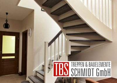 Seitenansicht auf die Color-Wangentreppe Bad Homburg der Firma TBS Schmidt GmbH