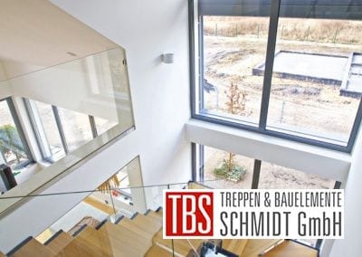 Glasgelaender der Zweiholmtreppe Landau der Firma TBS Schmidt GmbH