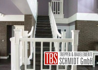 Treppengelaender der Color-Wangentreppe Grevenbroich der Firma TBS Schmidt GmbH