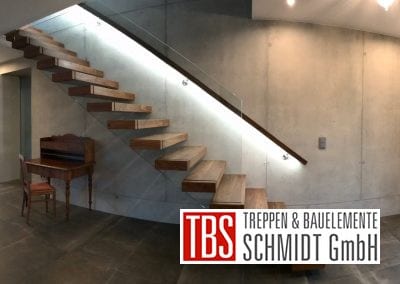 Die Handlaufbeleuchtung der Kragarmtreppe Malsch der Firma TBS Schmidt GmbH