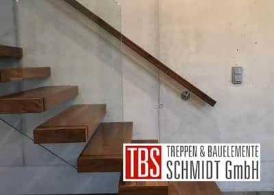 Das Glasgelaender der Kragarmtreppe Malsch der Firma TBS Schmidt GmbH