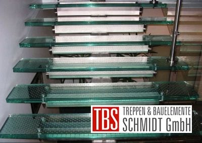 Die Treppenstufen der Glastreppe Augsburg der Firma TBS Schmidt GmbH