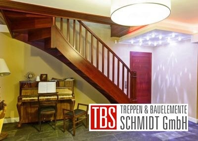 Seitenansicht Wangentreppe Bad Salzuflen der Firma TBS Schmidt GmbH