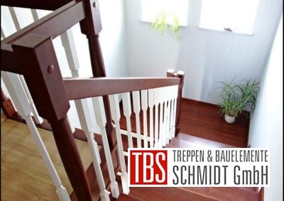 Das Treppengelaender der Color-Wangentreppe Dillingen der Firma TBS Schmidt GmbH