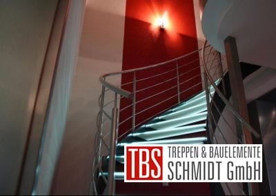 Das Treppengelaender der Glastreppe Leipzig der Firma TBS Schmidt GmbH