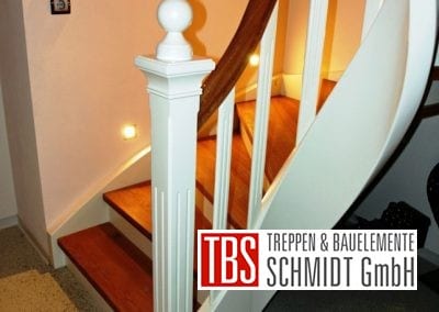 Treppenpfosten der Color-Wangentreppe Magdeburg der Firma TBS Schmidt GmbH