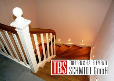 Dsas Treppengelaender der Color-Wangentreppe Magdeburg der Firma TBS Schmidt GmbH