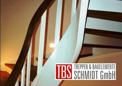 Geschwungene Color-Wangentreppe Magdeburg der Firma TBS Schmidt GmbH