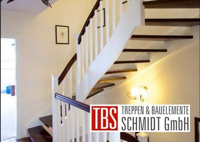 Das Treppengelaender der Wangentreppe Neubrandenburg der Firma TBS Schmidt GmbH