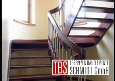 Halbgewendelte Wangentreppe Pirmasens der Firma TBS Schmidt GmbH