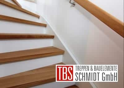 Holzhandlauf der Color-Wangentreppe Wolfenbuettel der Firma TBS Schmidt GmbH