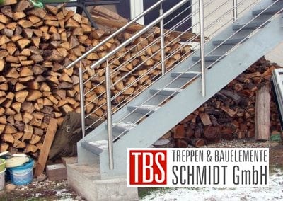 Gradlinige Außentreppe der Firma TBS Schmidt GmbH