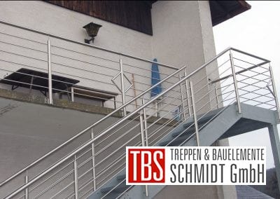Gradlinige Außentreppe der Firma TBS Schmidt GmbH