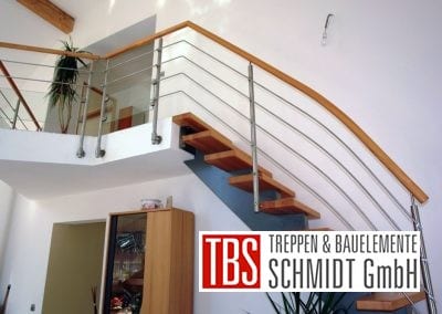 Das Treppengelaender der Mittelholmtreppe Dorsten der Firma TBS Schmidt GmbH