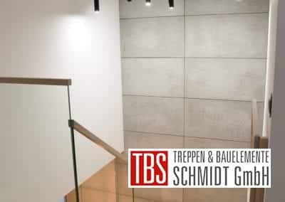 Glasgelaender Faltwerktreppe Straubing der Firma TBS Schmidt GmbH