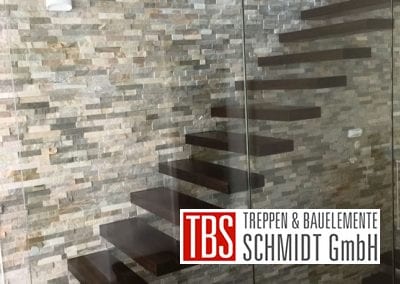 Glaswand Kragarmtreppe Tiefenbronn der Firma TBS Schmidt GmbH