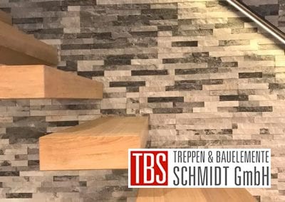 Stufenansicht Kragarmtreppe Moerstadt der Firma TBS Schmidt GmbH