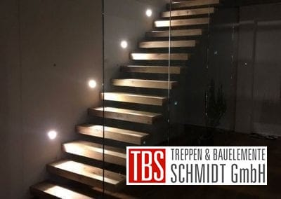 LED-Beleuchtung Kragarmtreppe Mettmann der Firma TBS Schmidt GmbH