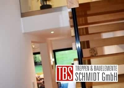Holzhandlauf Faltwerk- mit Kragarmtreppe Lebach der Firma TBS Schmidt GmbH