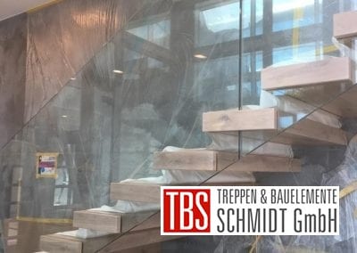 Kragarmtreppe Treppenmontage der Firma TBS Schmidt GmbH