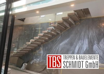 Kragarmtreppe Treppenmontage der Firma TBS Schmidt GmbH