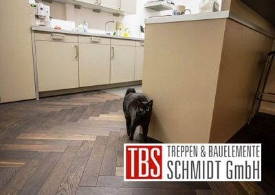 Bodenbelag Faltwerktreppe Frankfurt Westend der Firma TBS Schmidt GmbH