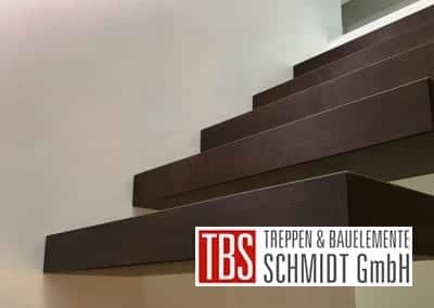 LED-Beleuchtung Kragarmtreppe Rheinzabern der Firma TBS Schmidt GmbH