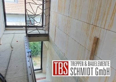 Design-Stahlwand Montagebild Stahlblechfaltwerktreppe TBS Schmidt GmbH