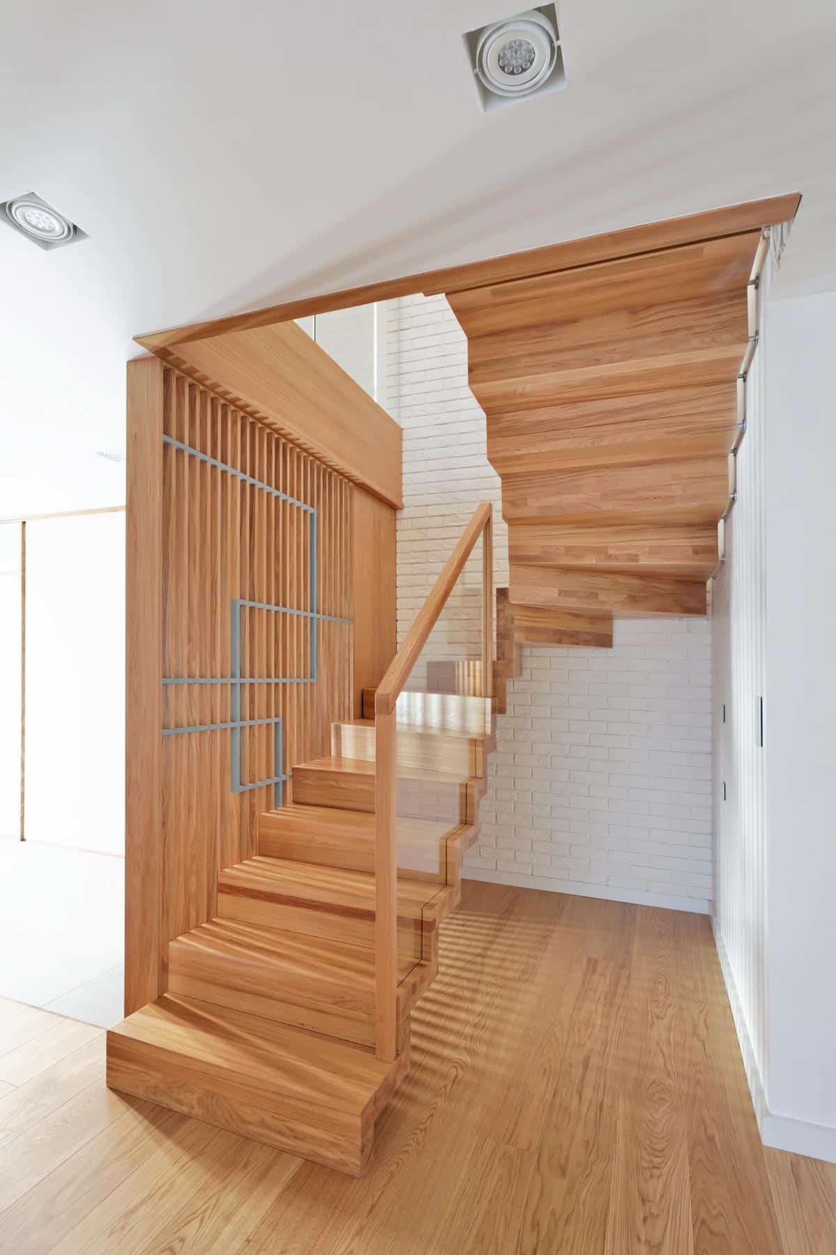Faltwerktreppe-glasgeleander Faltwerktreppe mit Glasgelaender