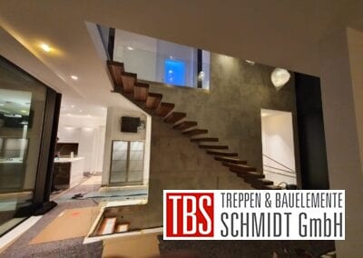 Seitenansicht Montagebild Kragarmtreppe TBS Schmidt GmbH