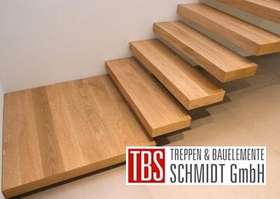 Podeststufe Kragarmtreppe Neustadt der Firma TBS Schmidt GmbH